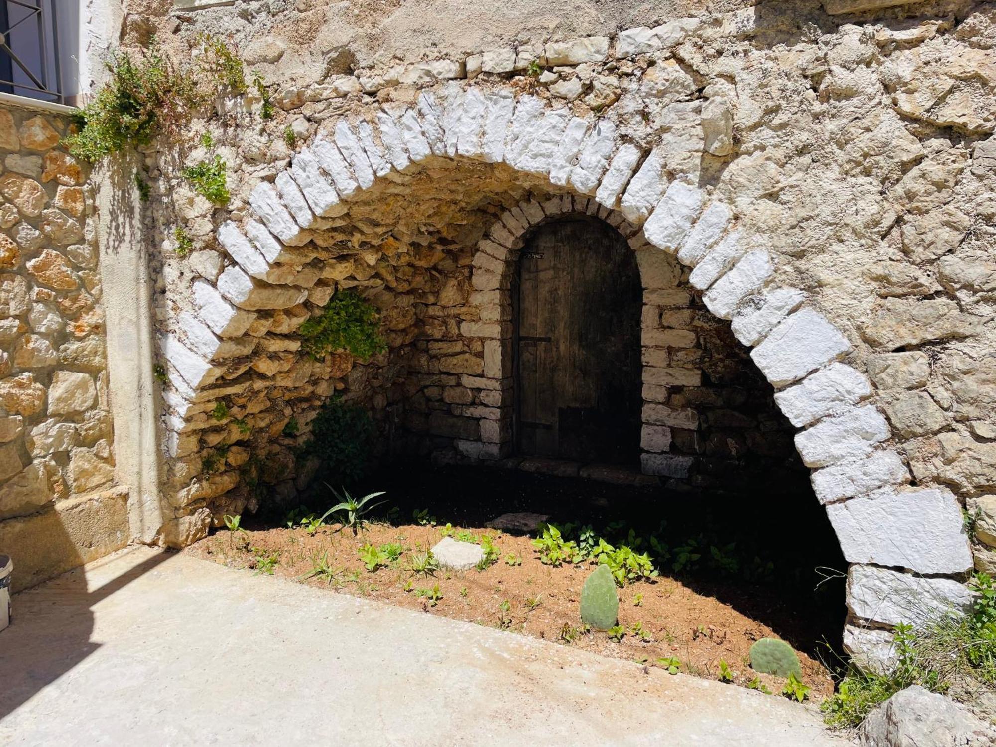 Guesthouse Near The Castle Of Himare Eksteriør bilde