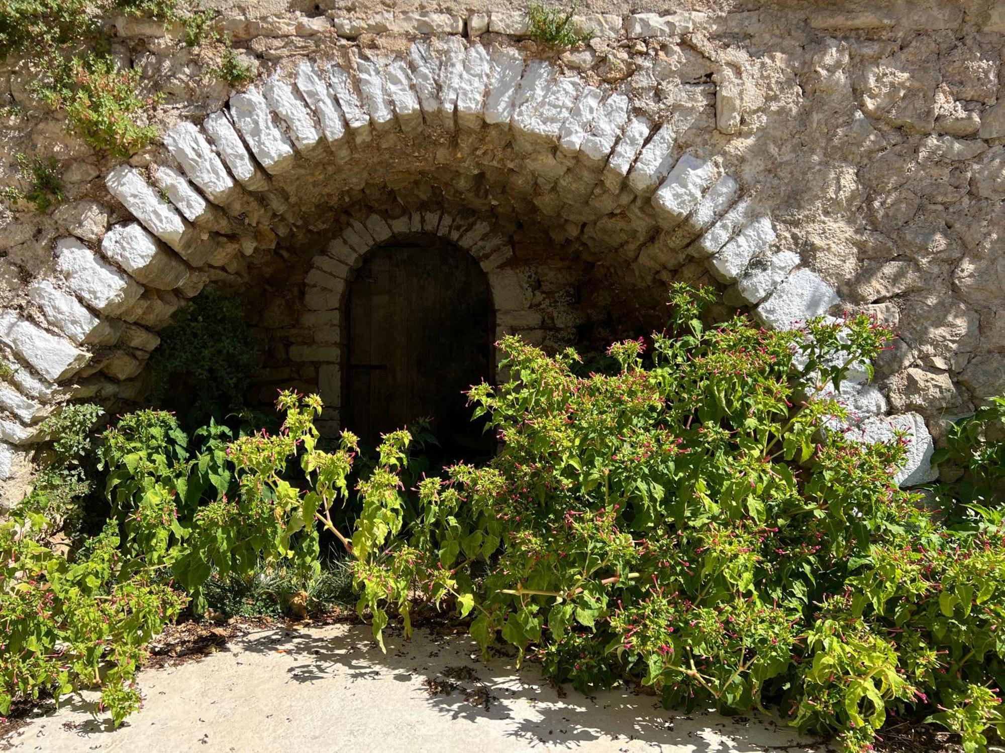 Guesthouse Near The Castle Of Himare Eksteriør bilde