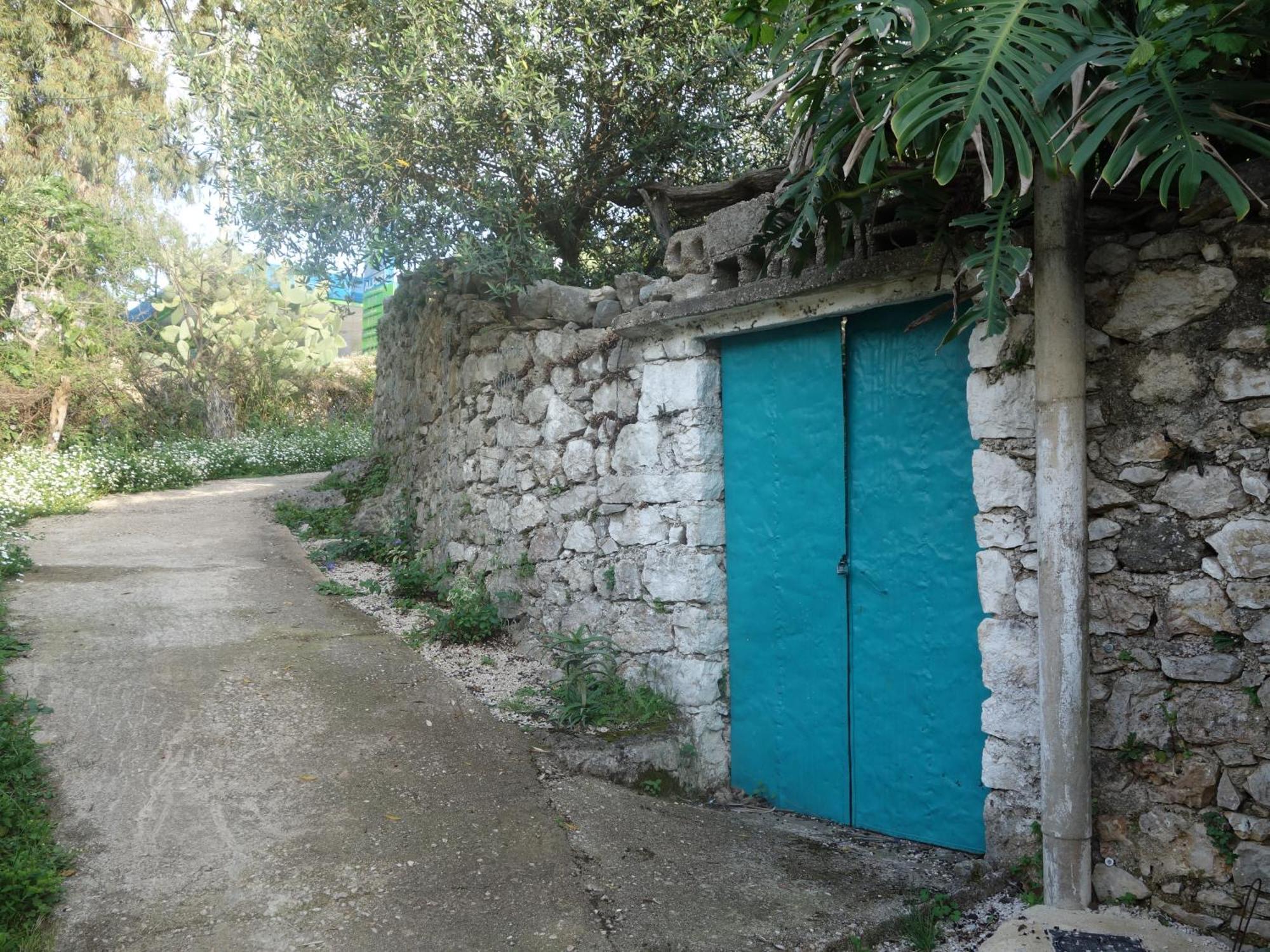 Guesthouse Near The Castle Of Himare Eksteriør bilde
